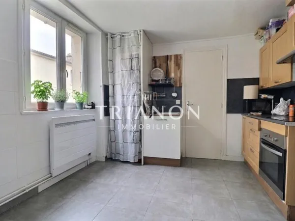 STUDIO AVEC PIÈCE ANNEXE À TRIEL-SUR-SEINE