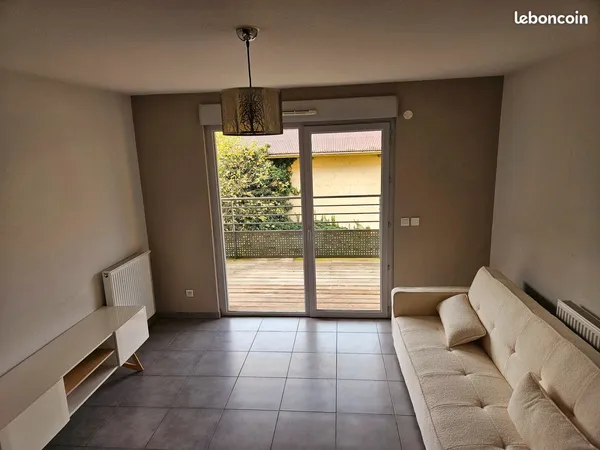 À LOUER - Appartement T2 meublé de 38 m² avec grande terrasse de 11 m² - Bonneville