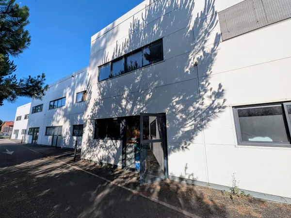 Local professionnel 92 m²