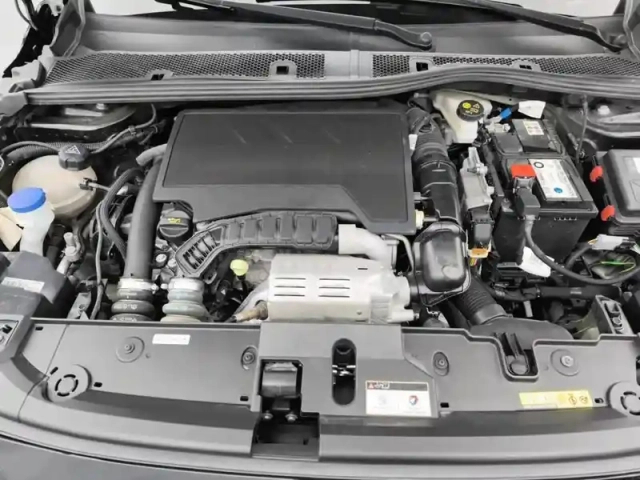 Peugeot 208 puretech 100 s&amp;s eat8 gt — photo 6