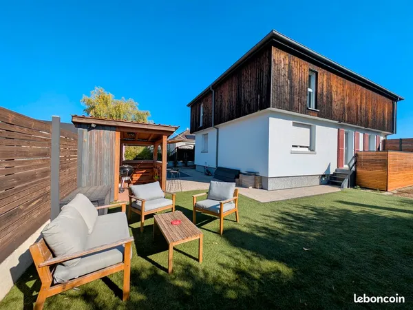 Maison - 6 pièces - 160 m²
