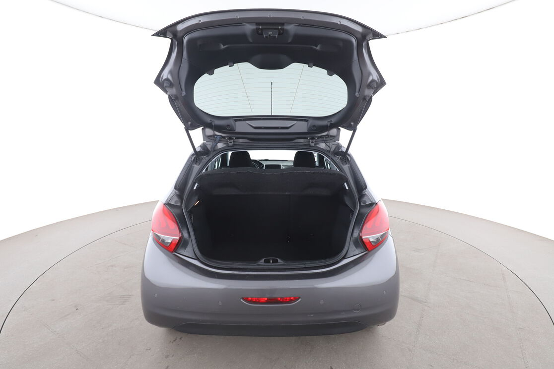 Peugeot 208 1.2 PureTech Signature — photo 15