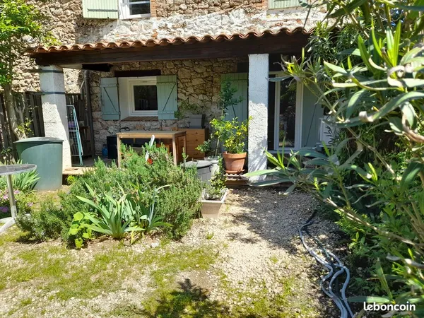 Appartement 36 m2 RDJ avec jardin