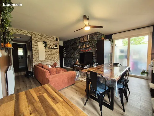 🏡 À VENDRE - Appartement T3 rénové avec terrasse, piscine et 2 places de parking Un appartement clé 