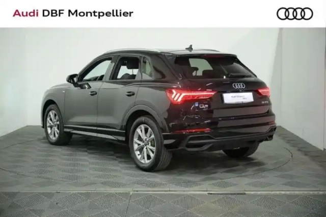 Audi Q3 35 tfsi 150 ch s tronic 7 s line — photo 3