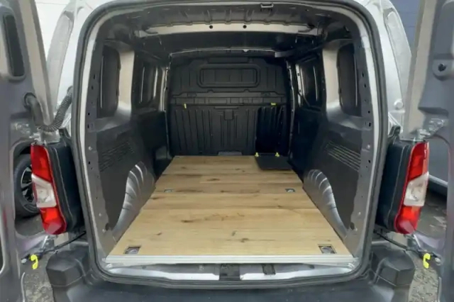 Peugeot Partner fourgon standard 650 kg bluehdi 130 s&amp;s eat8 — photo 11