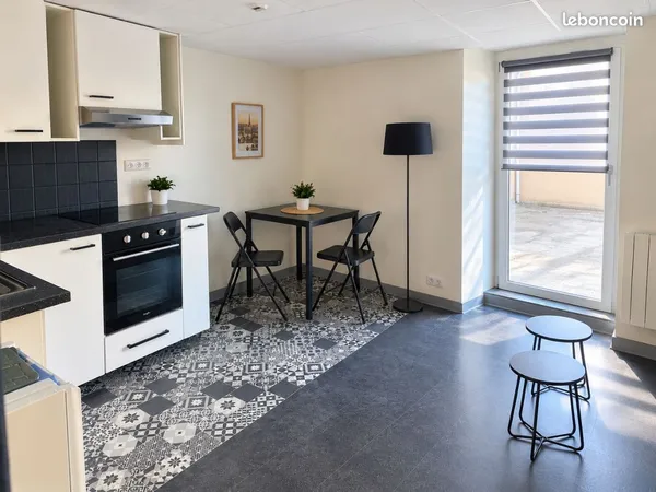 Vends à Ambert, T2 avec grande terrasse