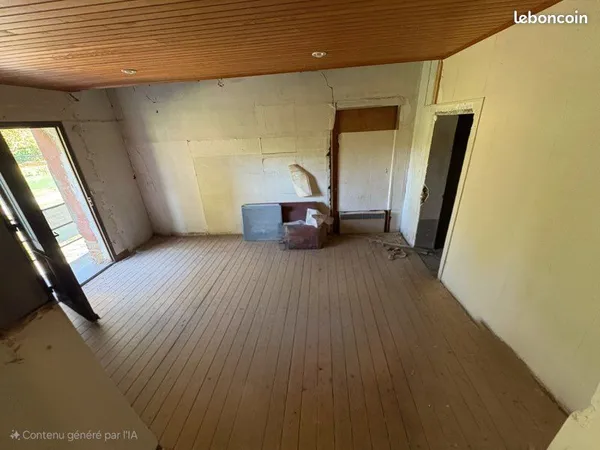 Appartement 77 m² entièrement à rénover situé un bord du canal. (Pas à cassenel)