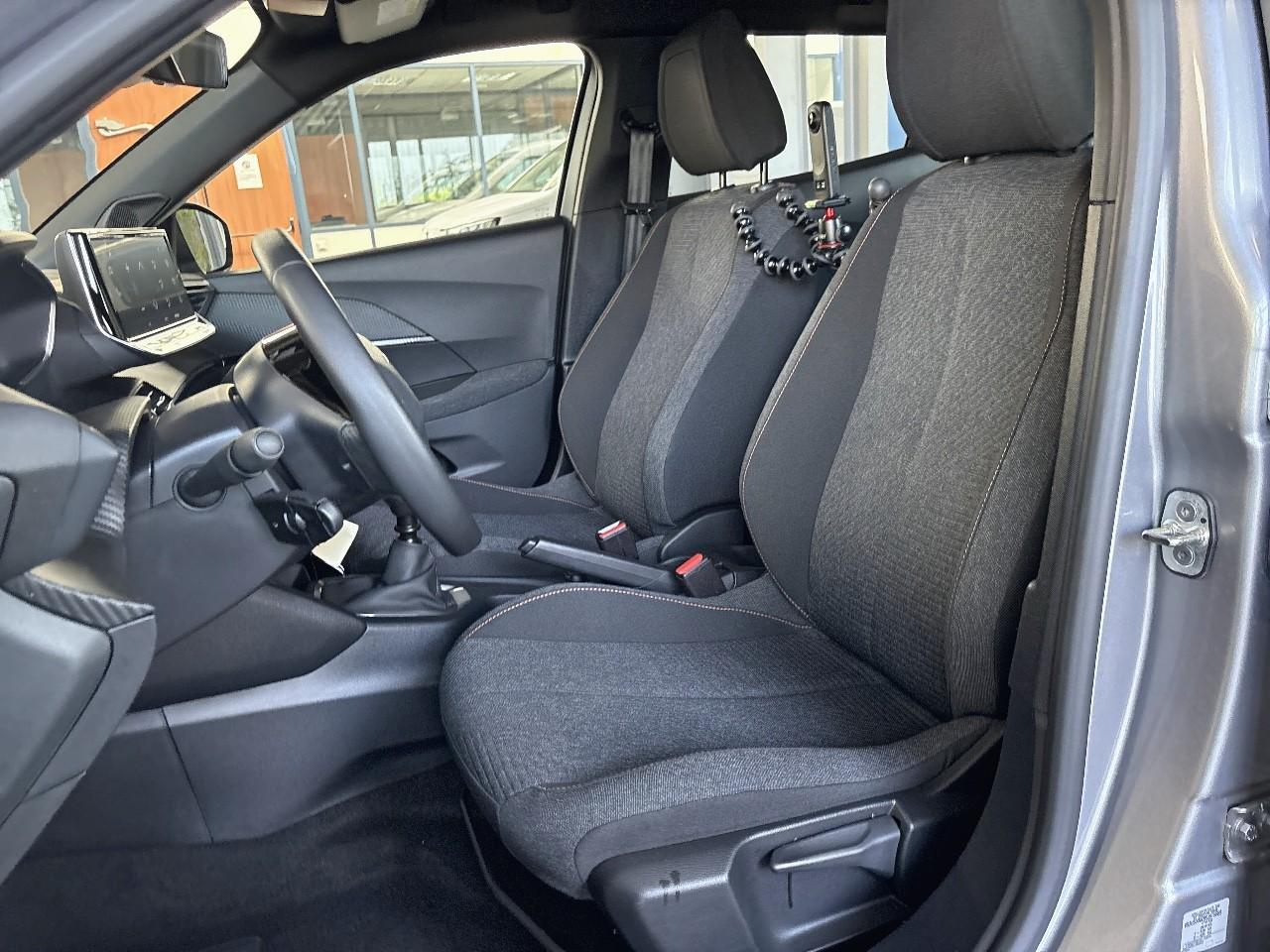 Peugeot 2008 100 s&s bvm6 style — photo 11