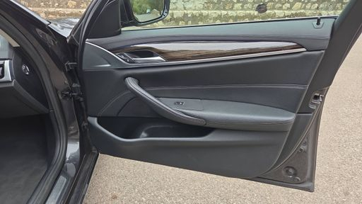BMW Serie 5 518d 150 Steptronic 8 - Luxury – 2020 – 178967 km – Diesel – Boîte Automatique — photo 21