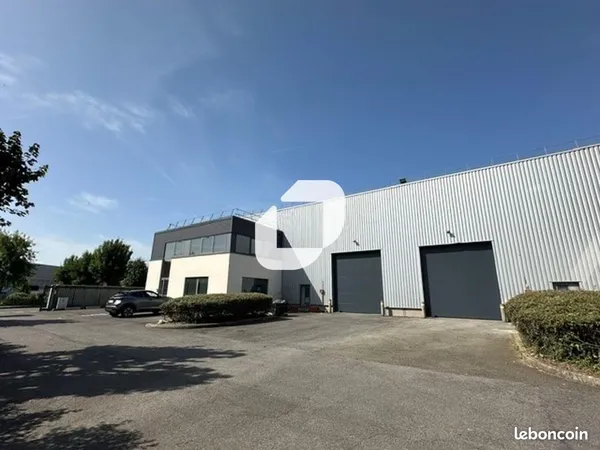 Local d'activité 1 414 m²