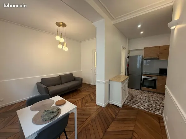 Location meublée Paris 9e - Appartement 2 pièces, 39 m² RDC