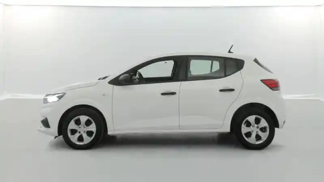 Dacia Sandero sce 65 — photo 11