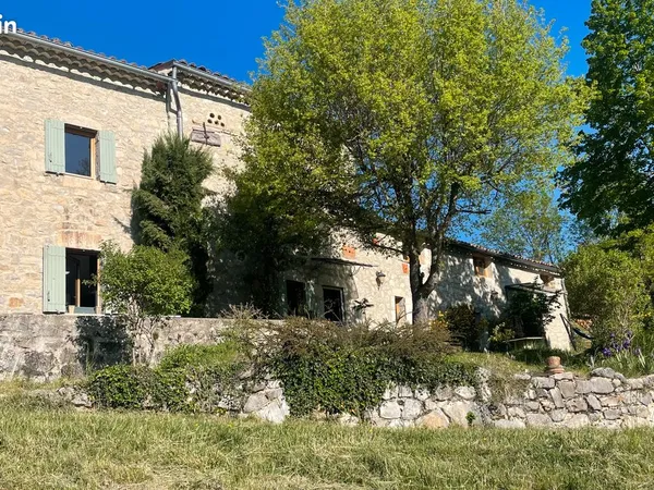 Maison en pierre / ferme rénovée