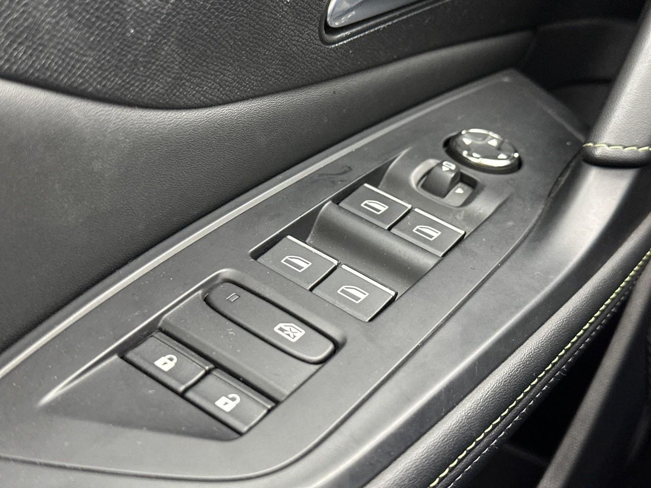 Peugeot 308 sw phev 180 e-eat8 gt — photo 16