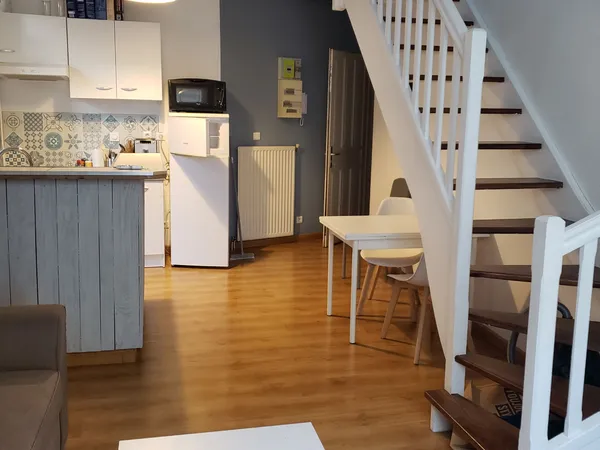 Loue joli T2 meublé en duplex