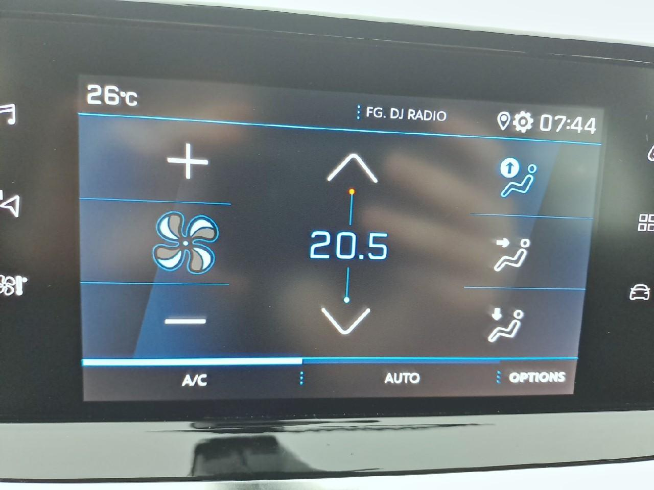 Peugeot 2008 puretech 100 s&s bvm6 active pack — photo 24
