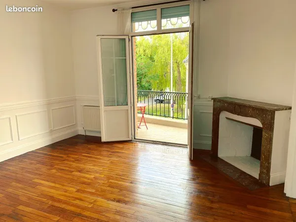 Beau 3 pièces avec terrasse, lumineux - 72 m² + 8 m²