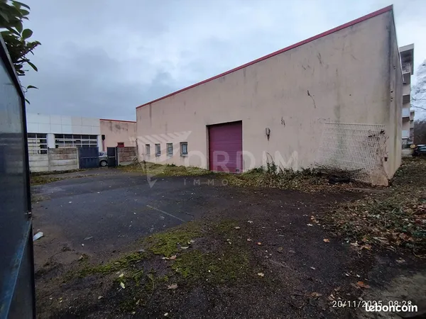 Local 390 m² AUXERRE