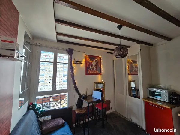 Studio meublé à 10 mètres du 17e à vendre