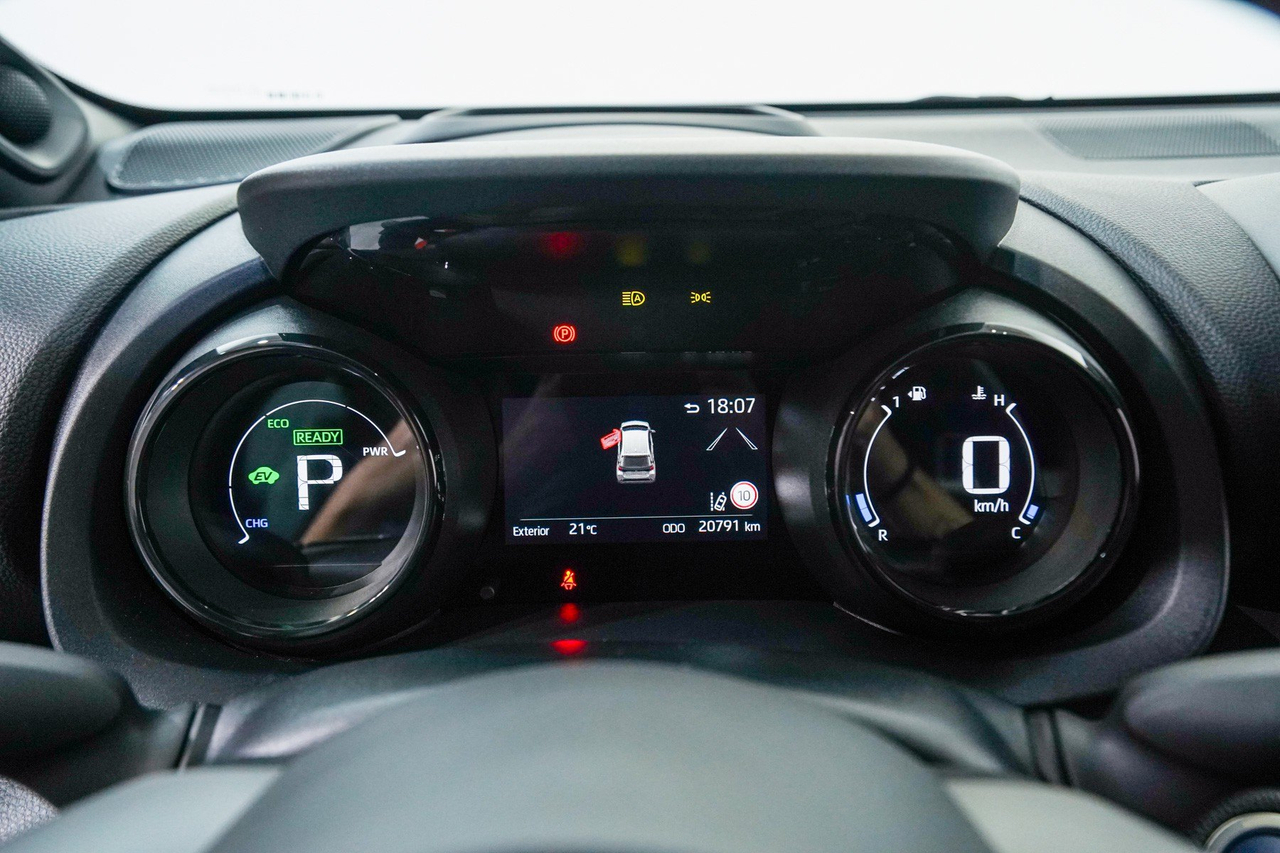 Toyota Yaris 4 — photo 13