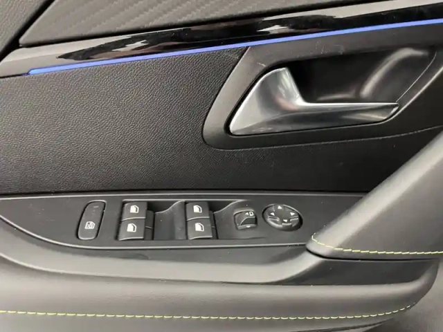 Peugeot 208 hybrid 110 e-dcs6 — photo 32