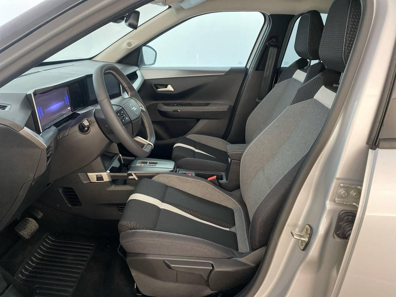 Opel Frontera 1.2 turbo hybrid 145 ch e-dct6 gs — photo 9