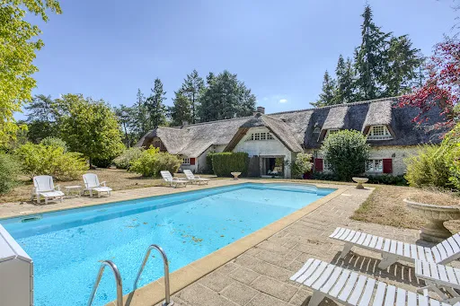 Maison 11 pièces 370 m²