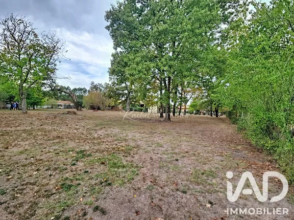 Terrain 800 m²