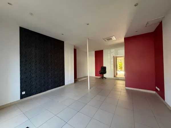 Bureaux 65 m²