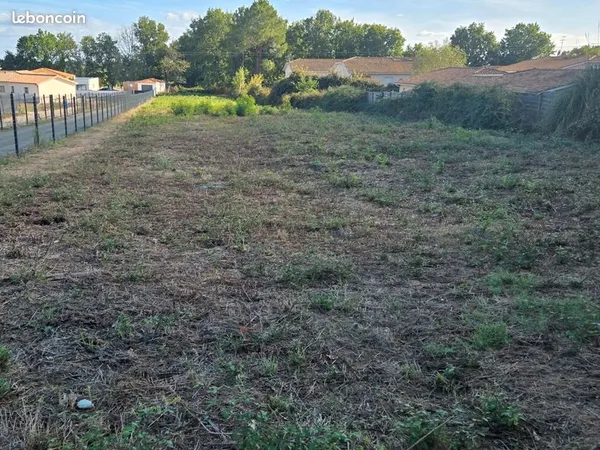 Terrain 750 m² Saint Savin