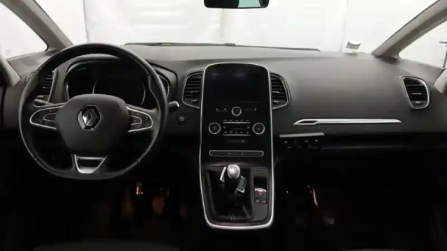 Renault Scenic grand  tce 140 — photo 9