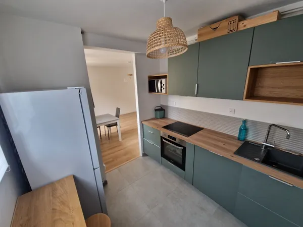 Loue T3 Meublé 51m² - Le Mans Rue du Pré - Balcon, Parking, Refait à neuf