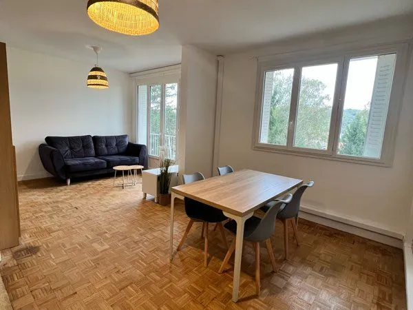 T2 meublé entièrement rénové - climatisation réversible - balcon 10 m² - parking - pont-évêque