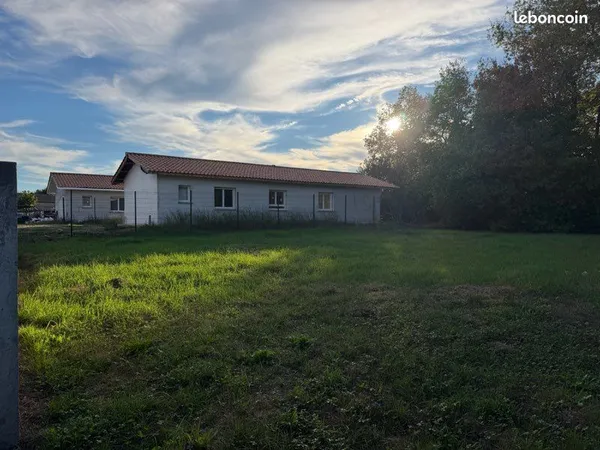 Terrain constructible à vendre St Izan de Soudiac 670m2