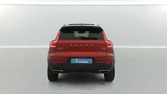 Volvo Xc40 t3 163ch r-design geartronic 8 suréquipé + toit ouvrant — photo 4