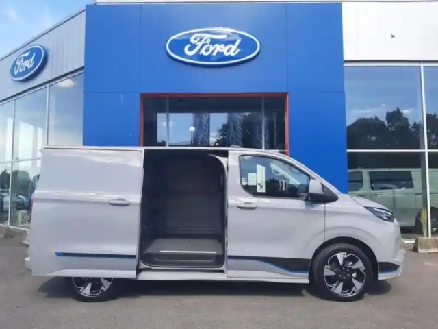 Ford Custom transit  fg 320 l1h1 2.5 duratec 232ch hybride rechargeable sport cvt — photo 10