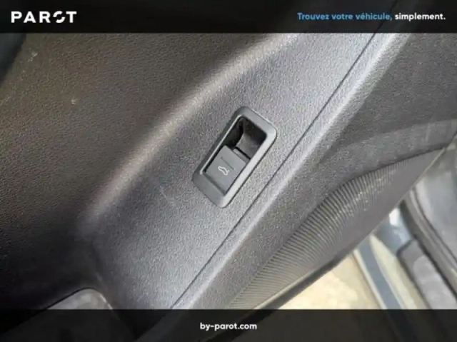 Audi Q3 35 tdi 150ch design s tronic 7 — photo 30