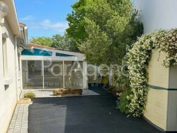 Immeuble 7 pièces 146 m²