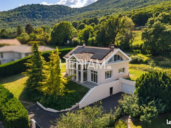 Propriété 6 pièces 288 m²