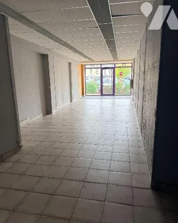 Local commercial 75 m²