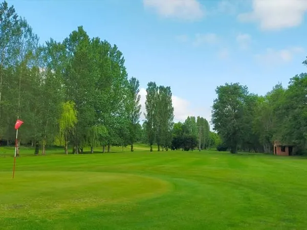 vente GOLF 9 trous , restaurant et maison