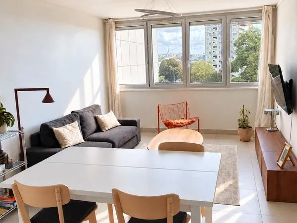 Brest - T3 de 63,85 m² baigné de lumière, rénové, dernier étage