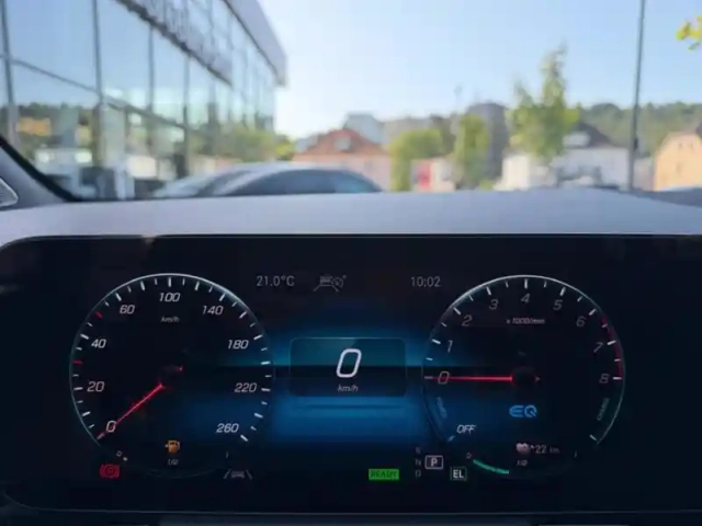 Mercedes Gla 250 e amg line — photo 37