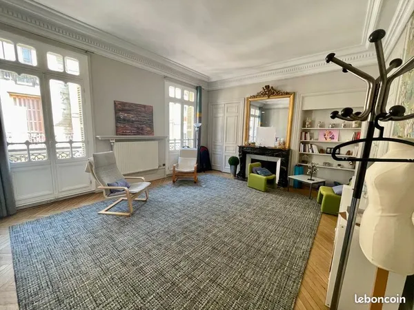 Bureau 240 m²