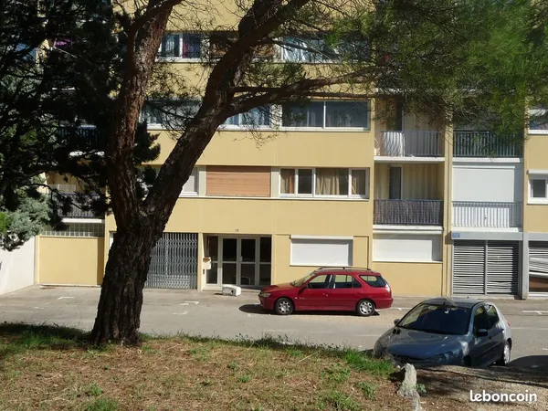 Appartement lumineux dans parc arboré
