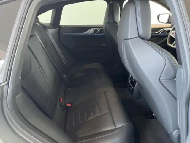 Bmw I4 edrive40 340ch m sport — photo 13