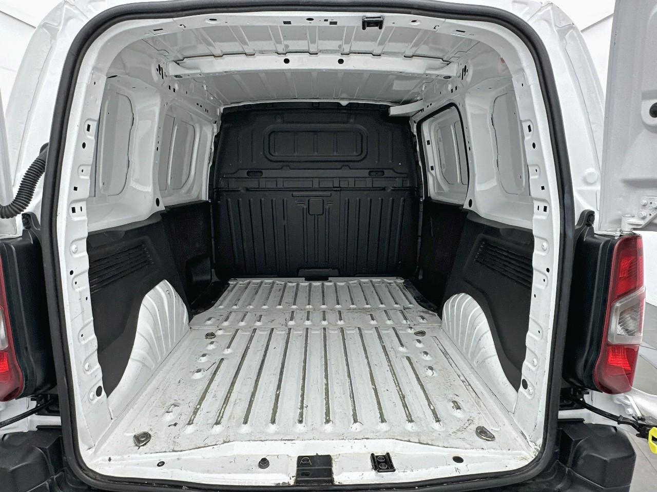 Peugeot Partner fourgon standard 650 kg bluehdi 100 s&s bvm6 premi — photo 6