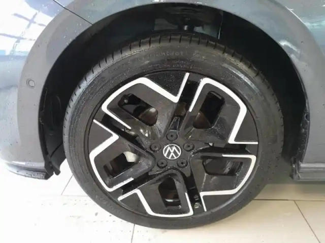 Volkswagen Polo 1.0 tsi 95ch r-line edition — photo 9