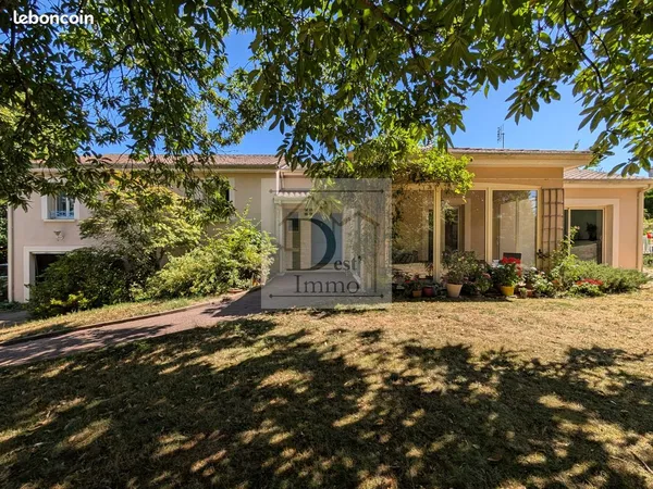 Propriété 6 pièces 176 m²